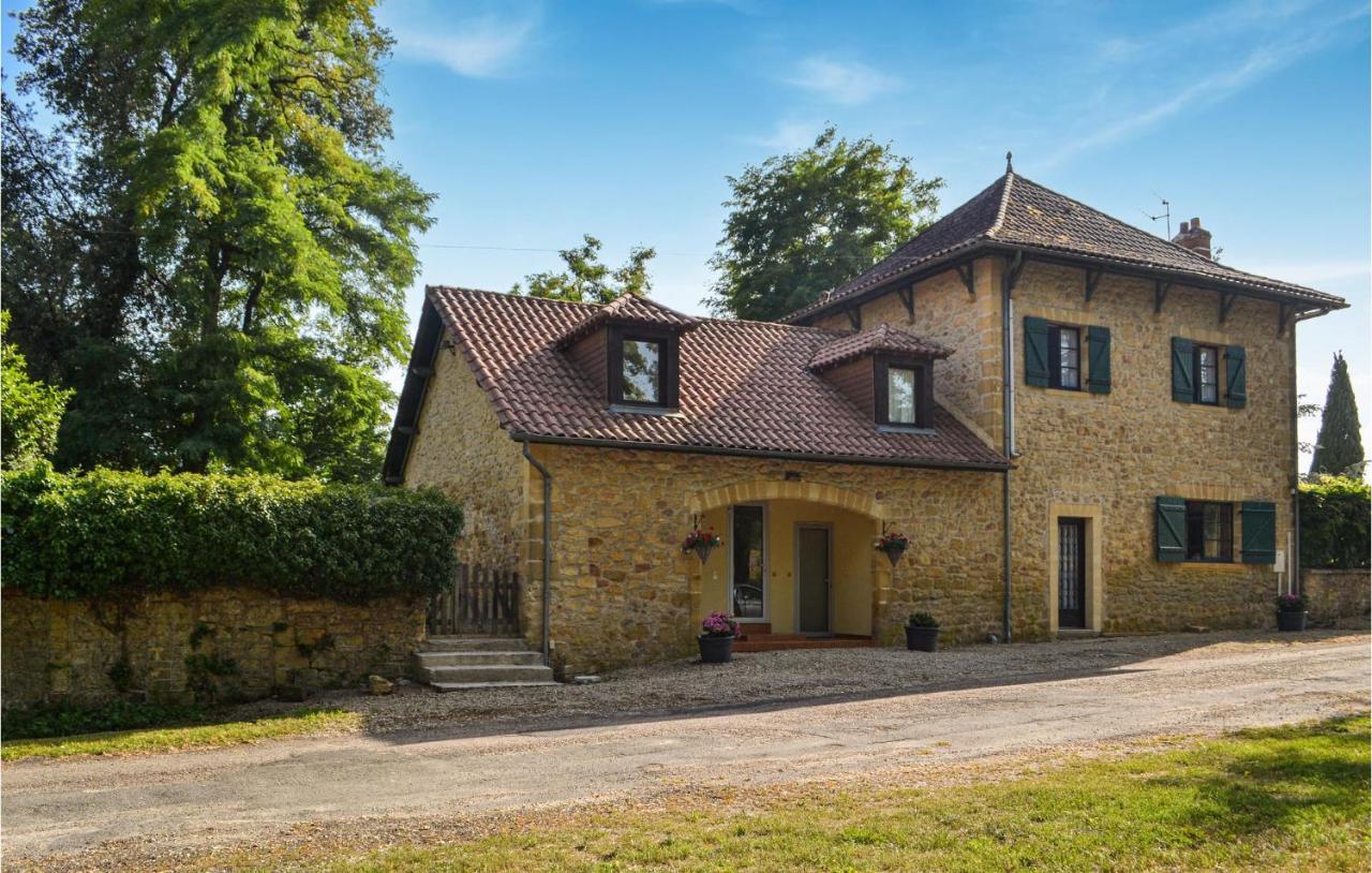 2 Bedroom Nice Home In Vitrac Витрак Экстерьер фото