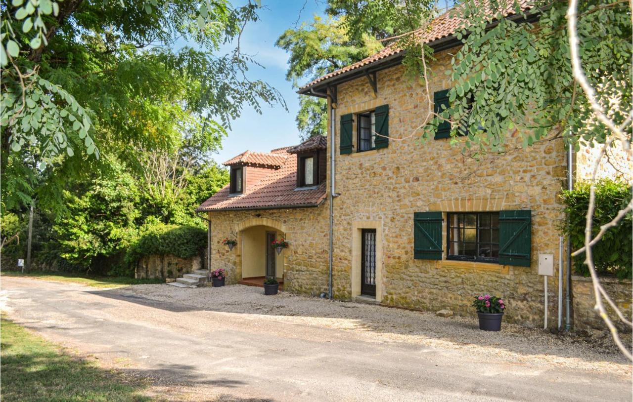 2 Bedroom Nice Home In Vitrac Витрак Экстерьер фото